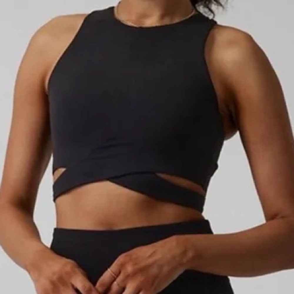 NWT - Athleta Conscious Crop Cut Out